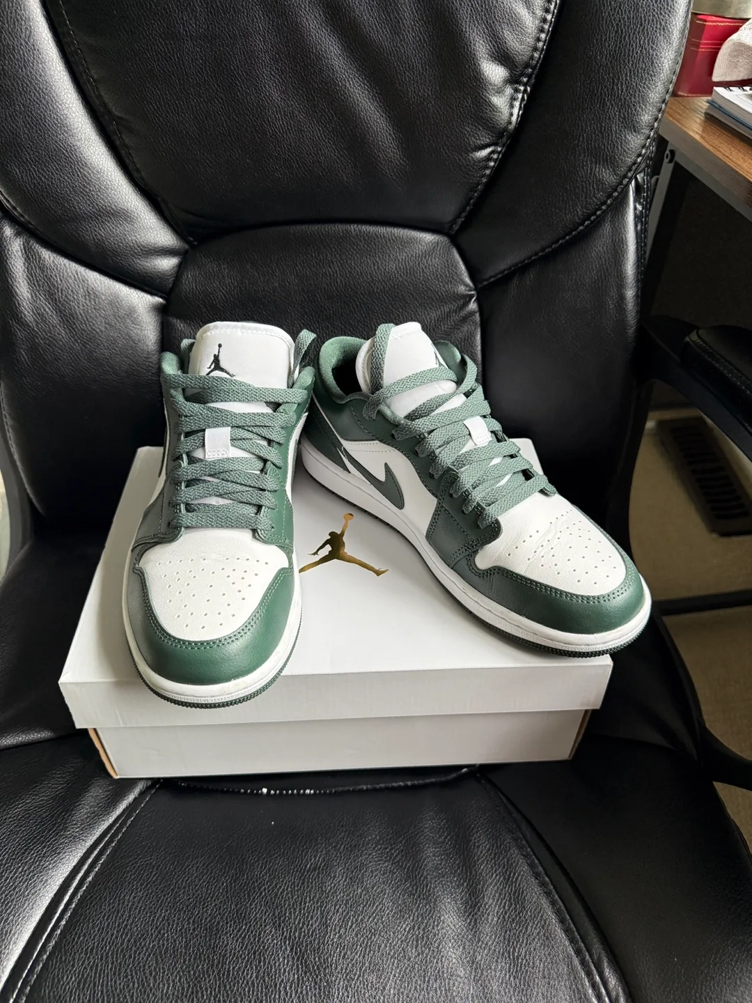 Nike Air Jordan 1 Low Size 9 thumbnail