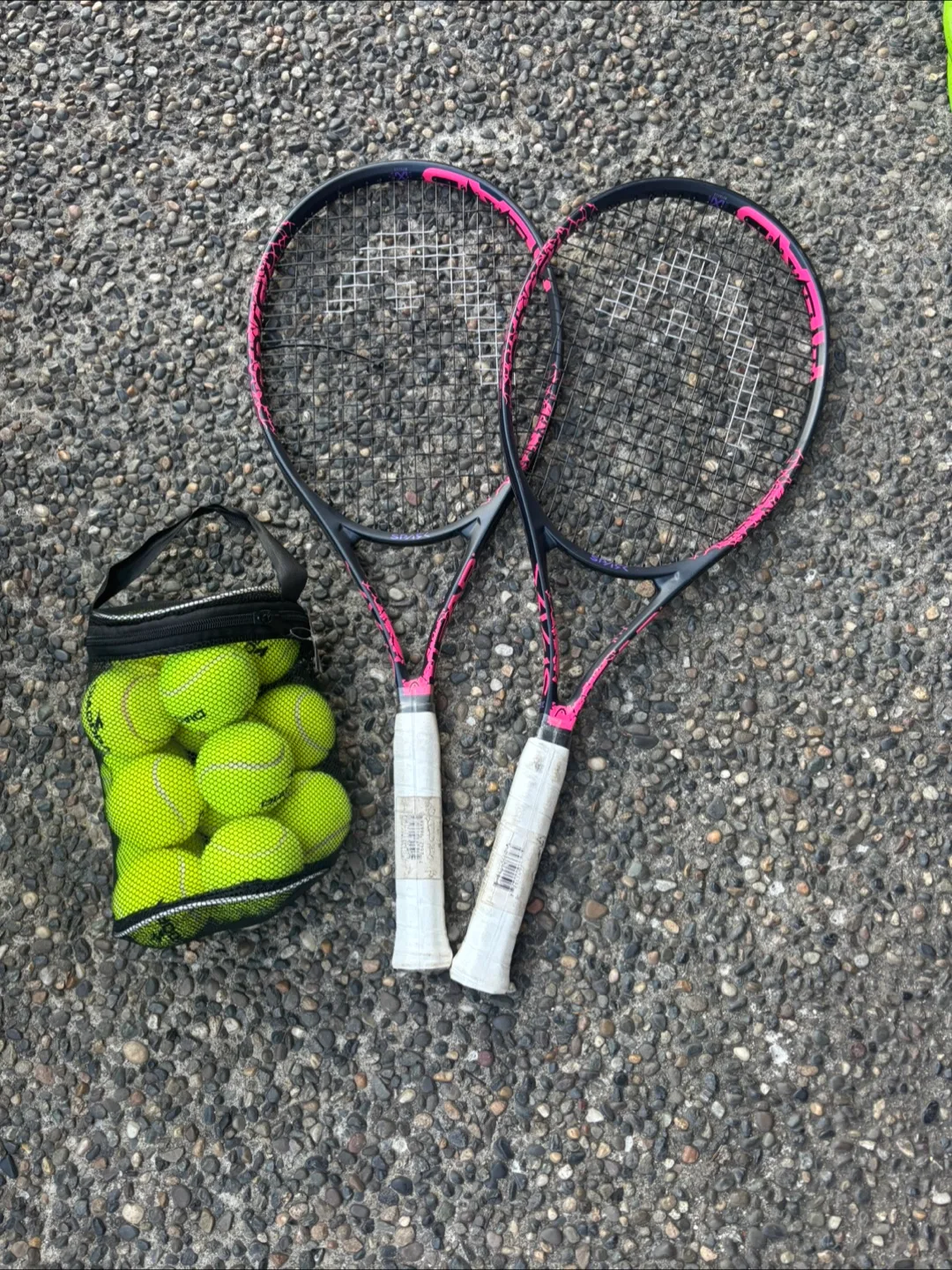 Head Spark Elite Tennis Racquet + Balls thumbnail