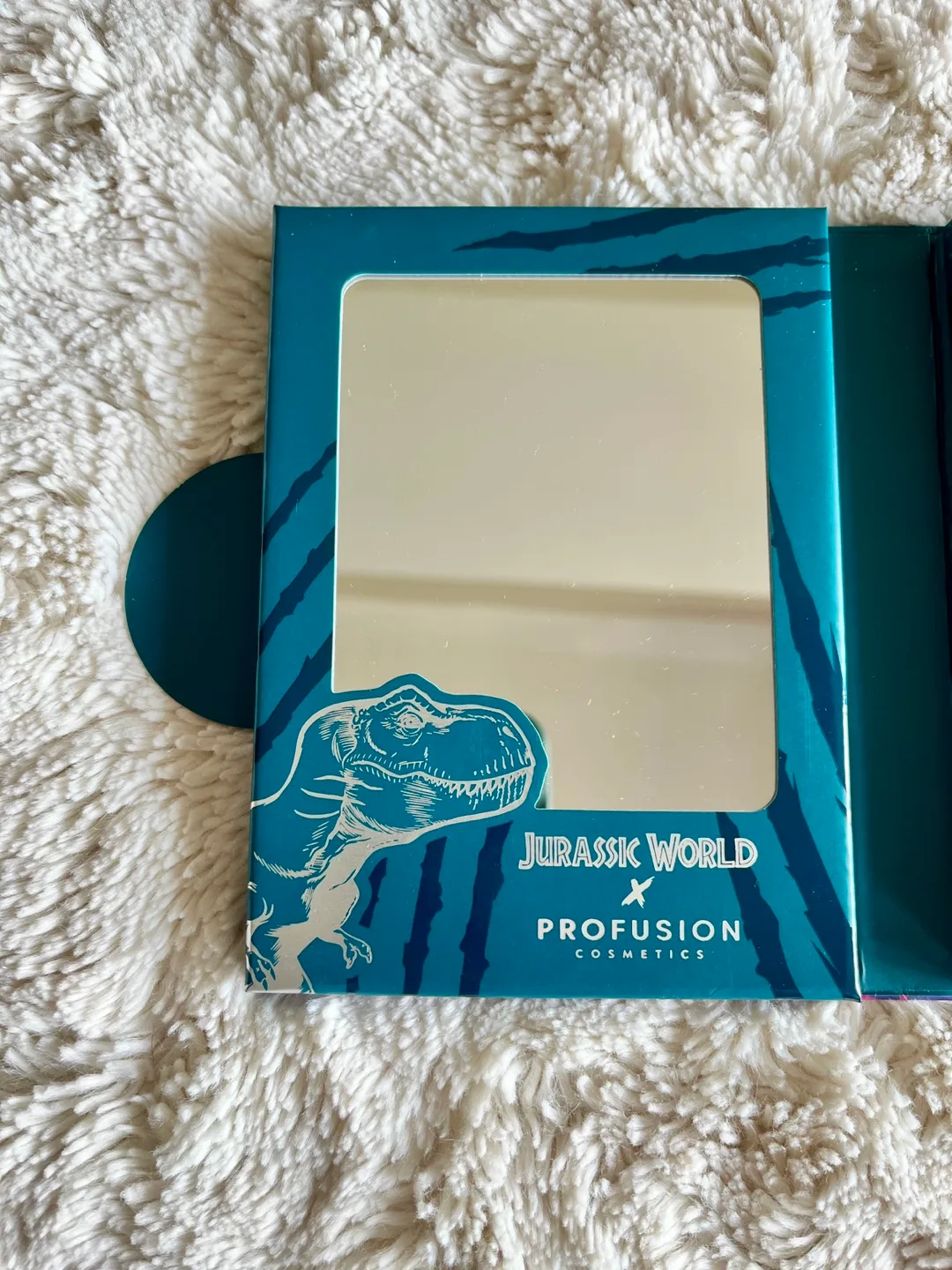 Jurassic World x Profusion Limited Edition Eyeshadow Palette image indicator(4)