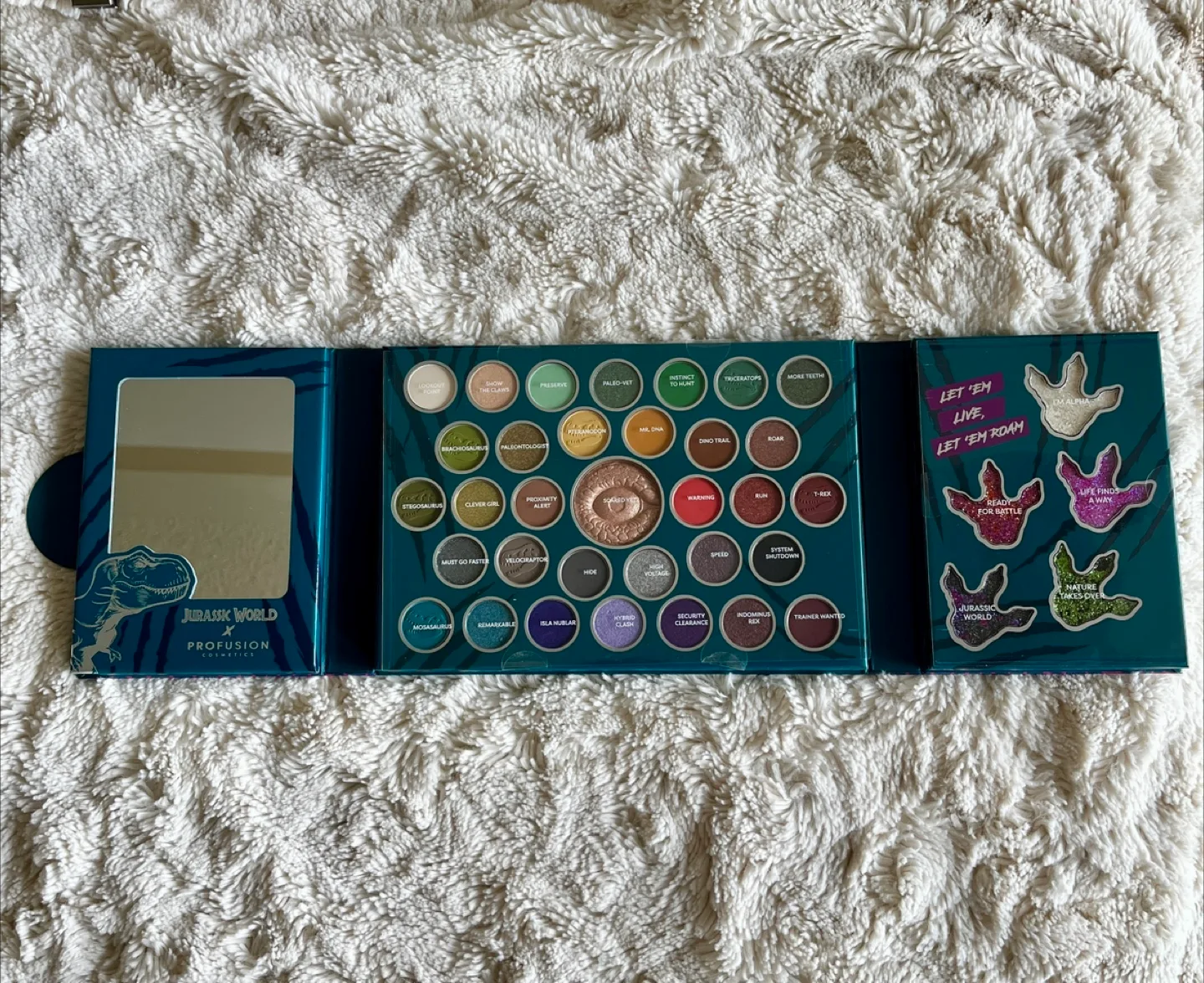 Jurassic World x Profusion Limited Edition Eyeshadow Palette image indicator(2)