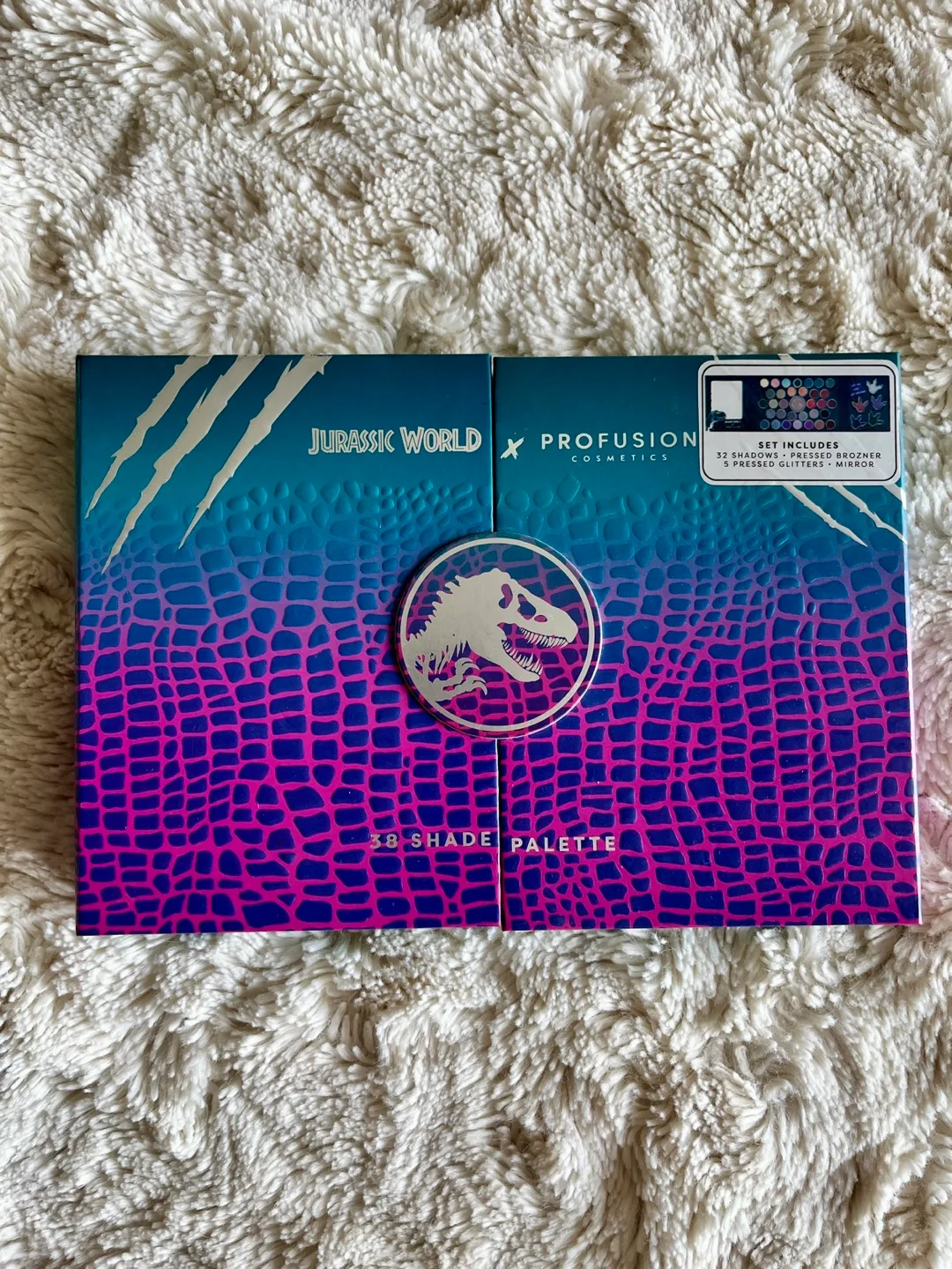 Jurassic World x Profusion Limited Edition Eyeshadow Palette image indicator(5)