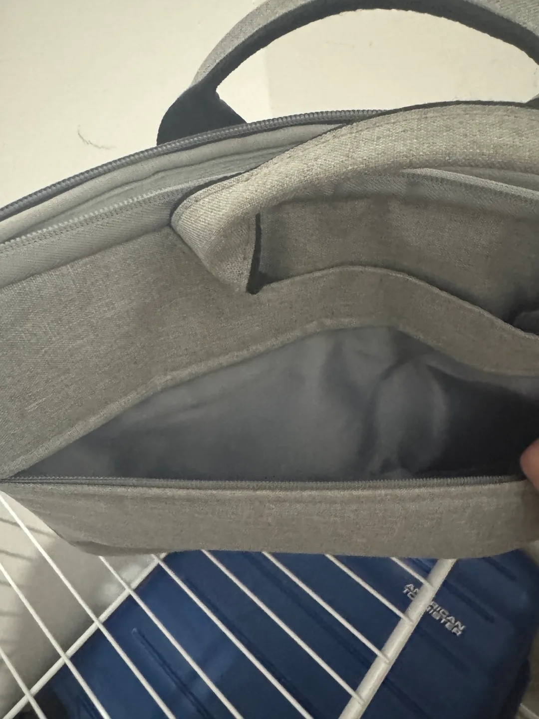 Laptop Bag image indicator(4)