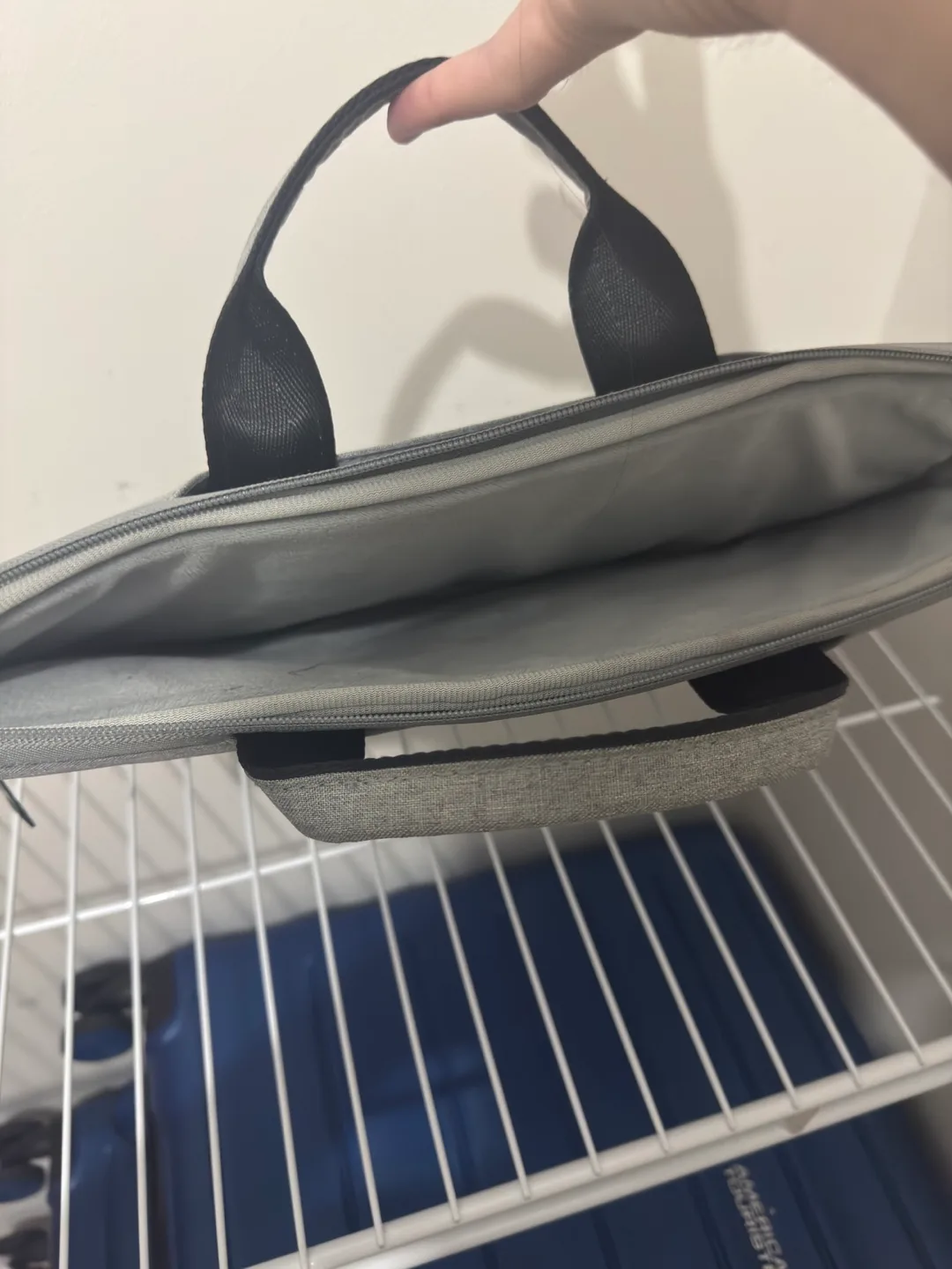 Laptop Bag image indicator(2)