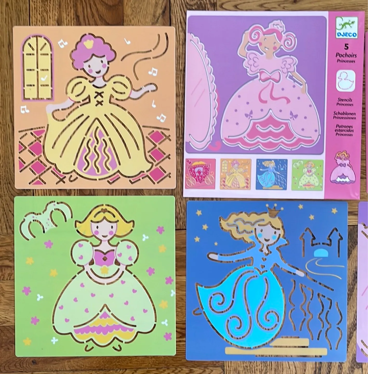 Djeco 5 Princesses Stencil Set Ages 4-8 image indicator(5)