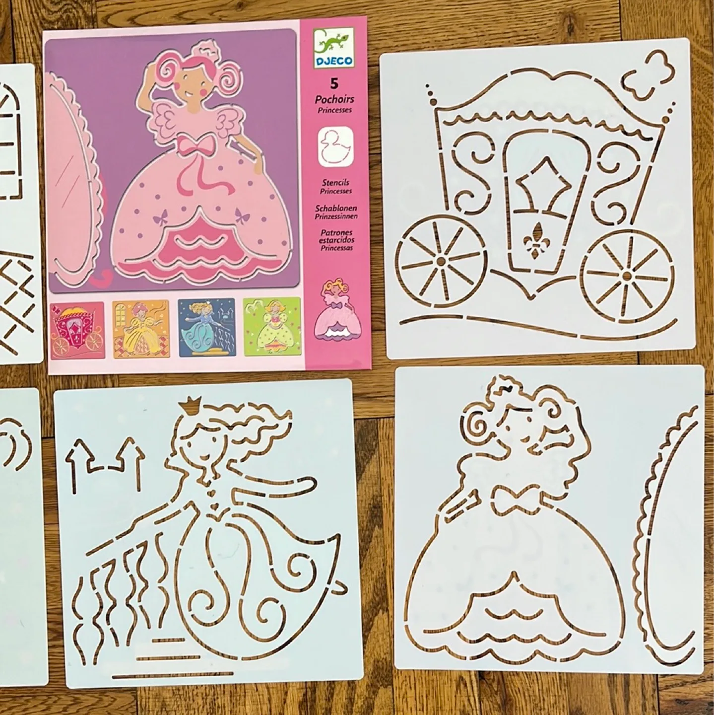 Djeco 5 Princesses Stencil Set Ages 4-8 image indicator(8)