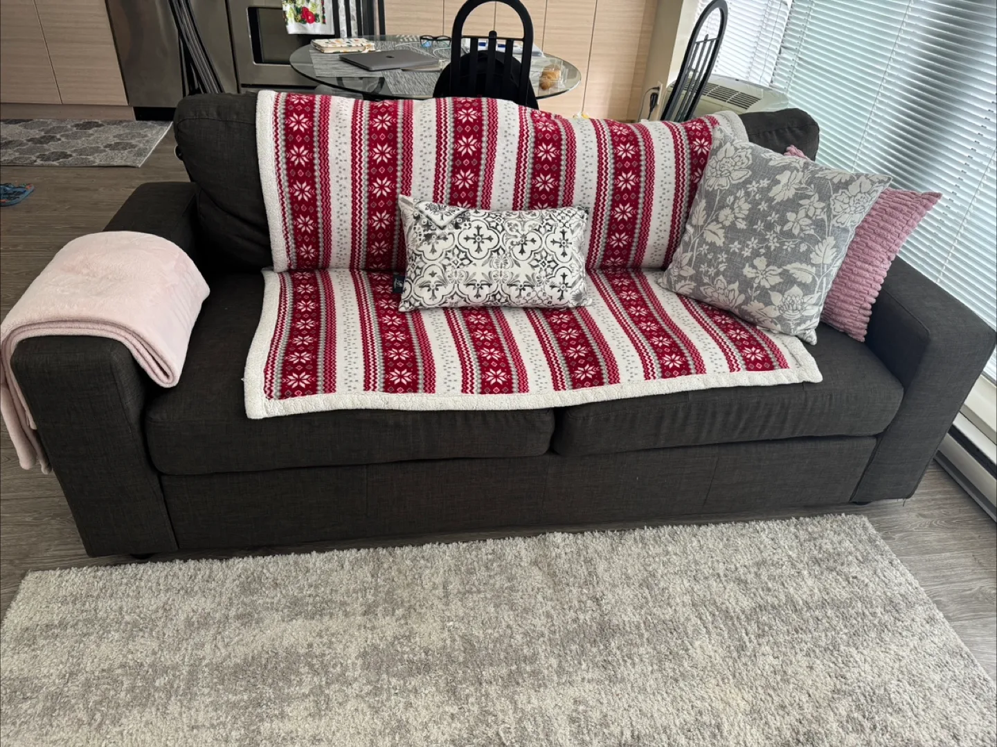 Comfortable Grey Sofa image indicator(3)