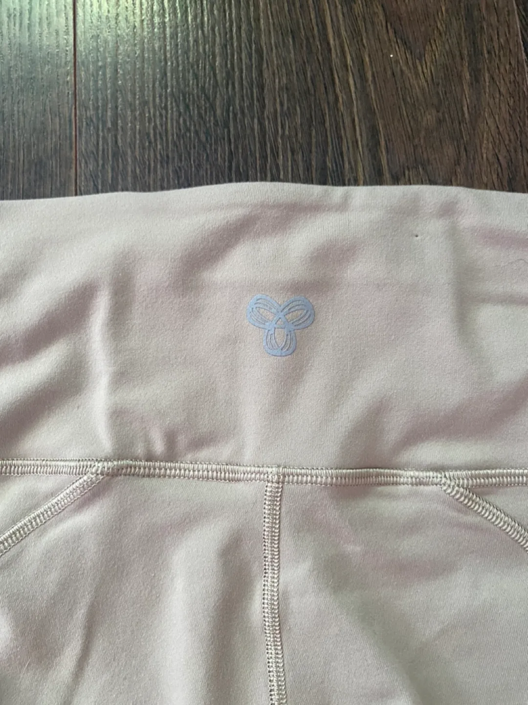 TNA Leggings with Pockets - Size Small (Light Beige) thumbnail
