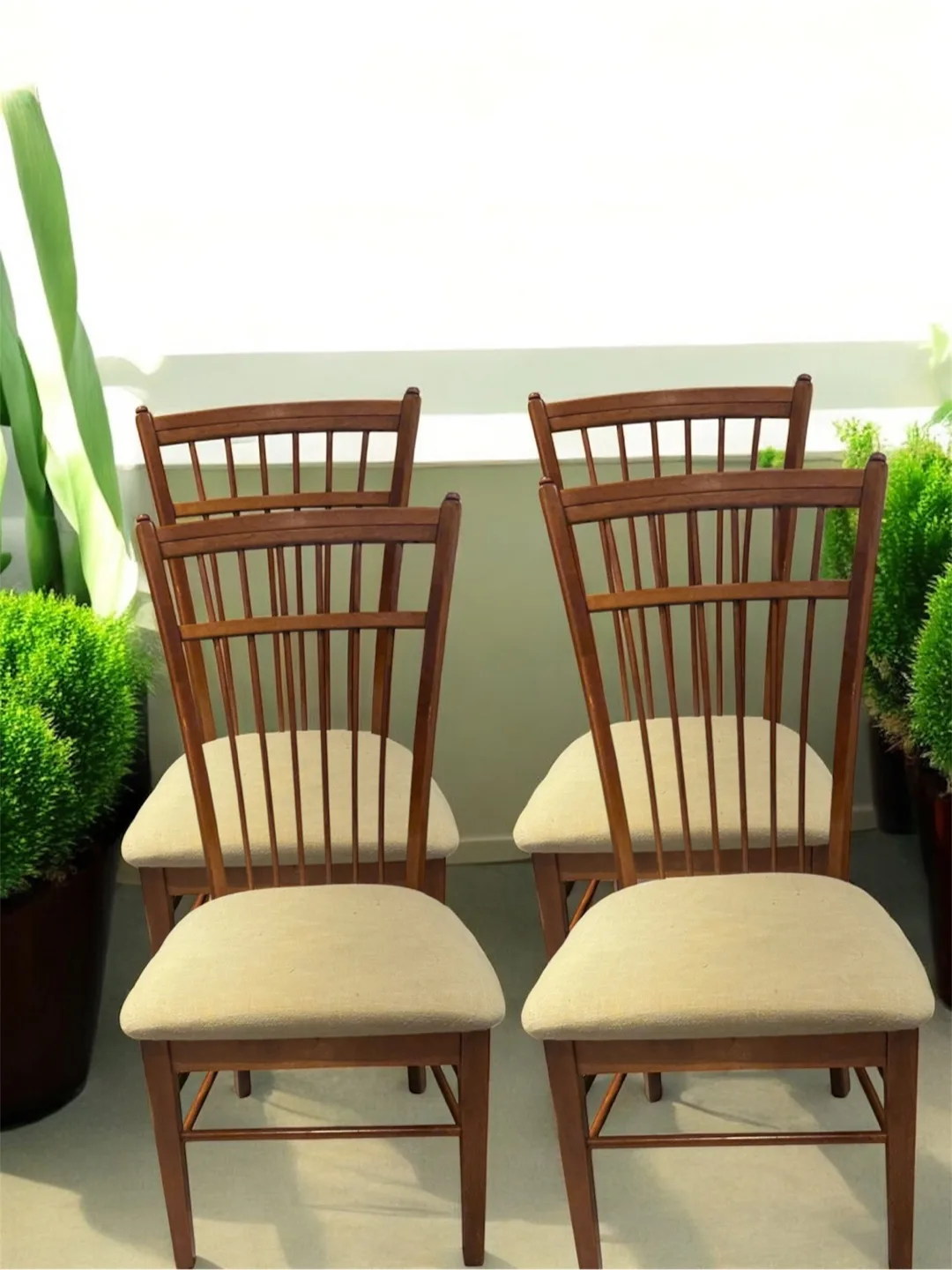 Set of 4 Wooden Dining Chairs thumbnail