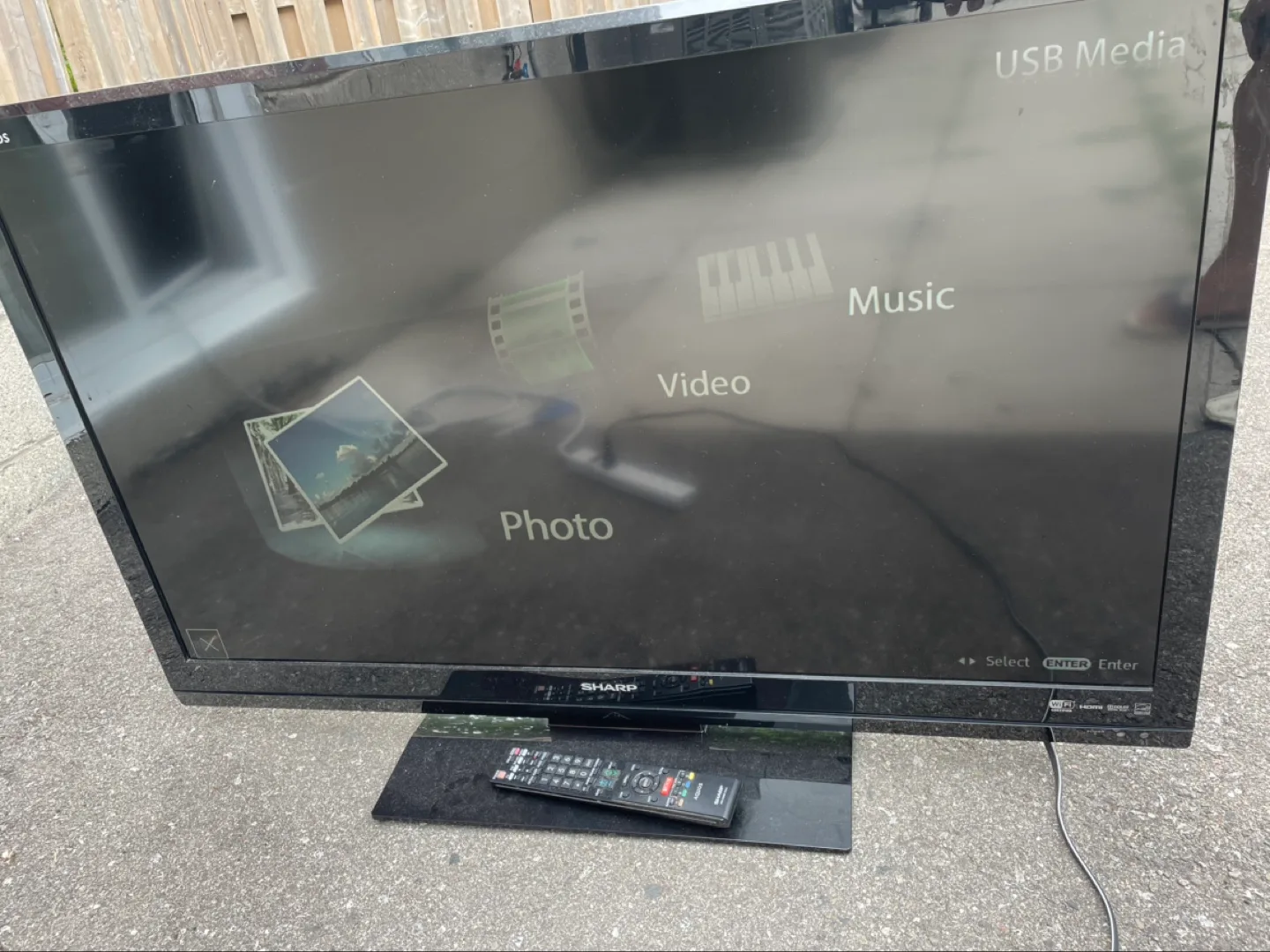 Sharp Aquos LCD TV image indicator(2)