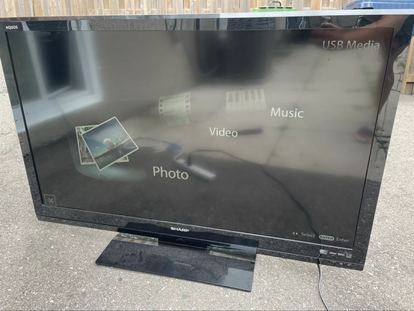 Sharp Aquos LCD TV thumbnail