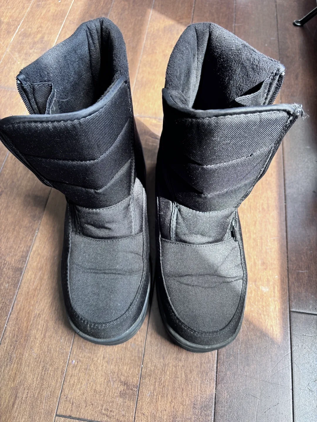 3M Thinsulate Black Winter Boots - Size 7 thumbnail