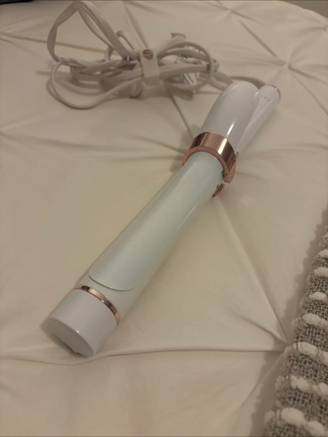 T3 SinglePass Curl 1.25" Curling Iron - White/Rose Gold thumbnail