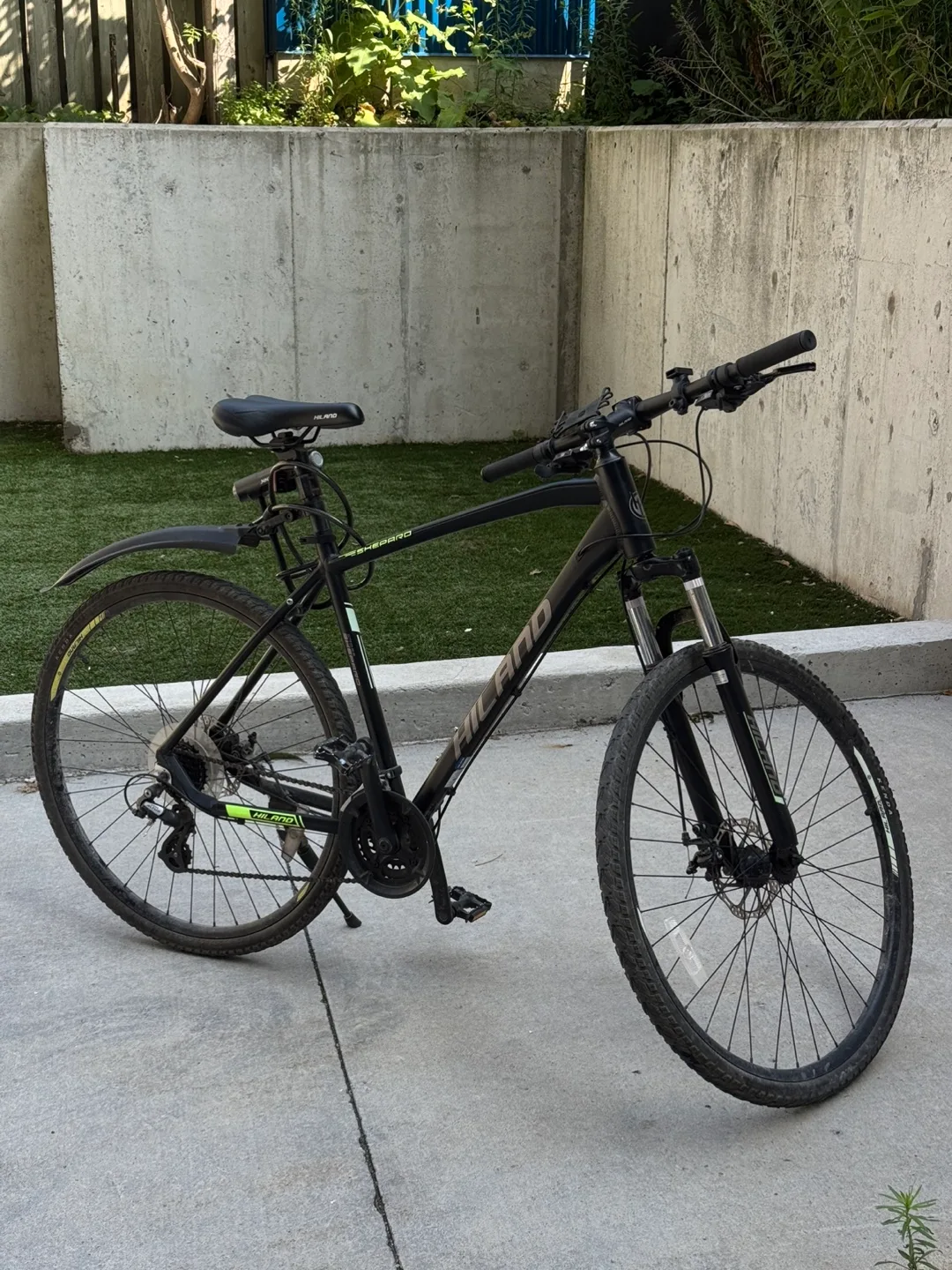 Hiland Shepard Black Hybrid Bike thumbnail