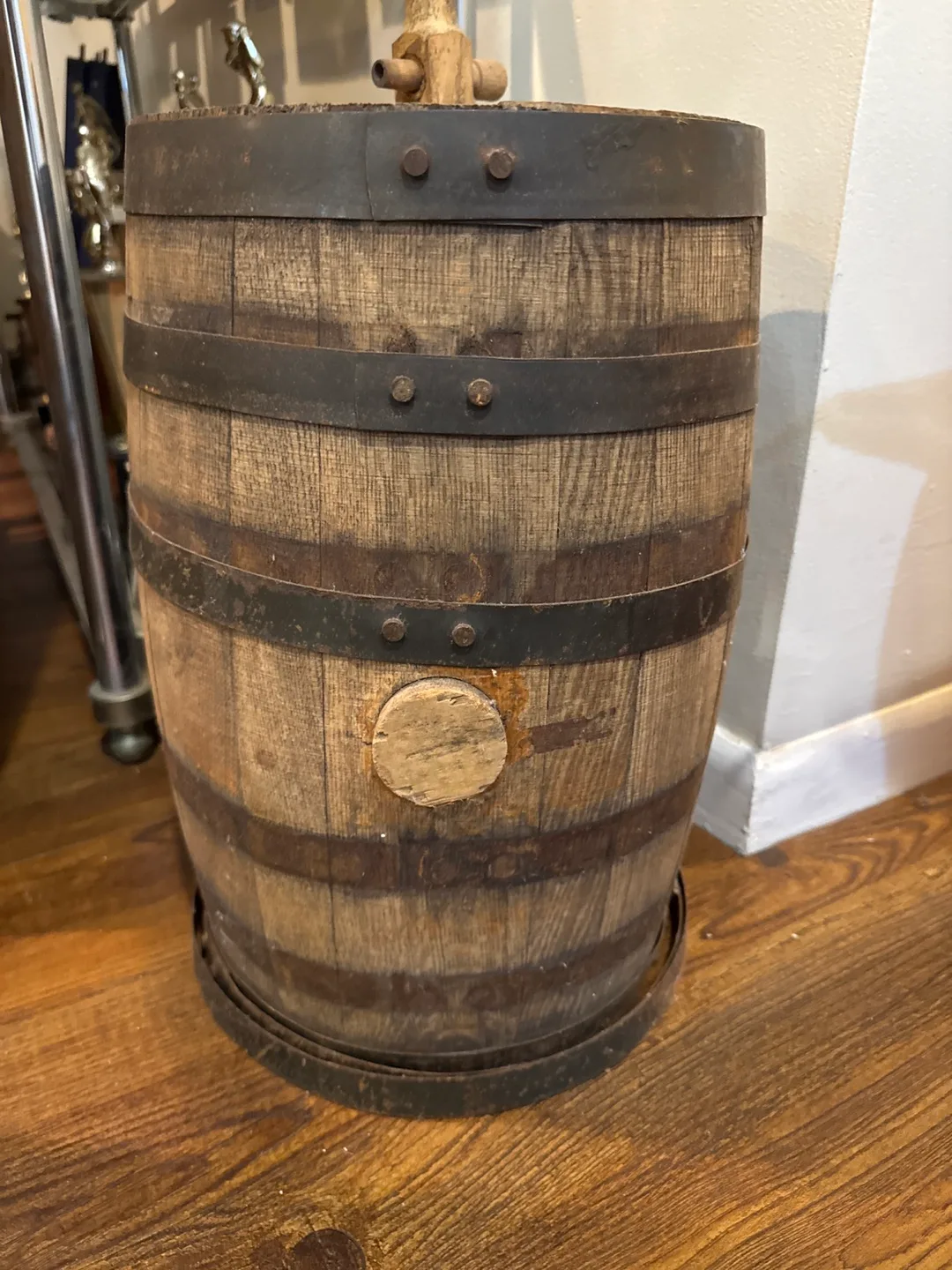 Wooden Barrel Decor thumbnail