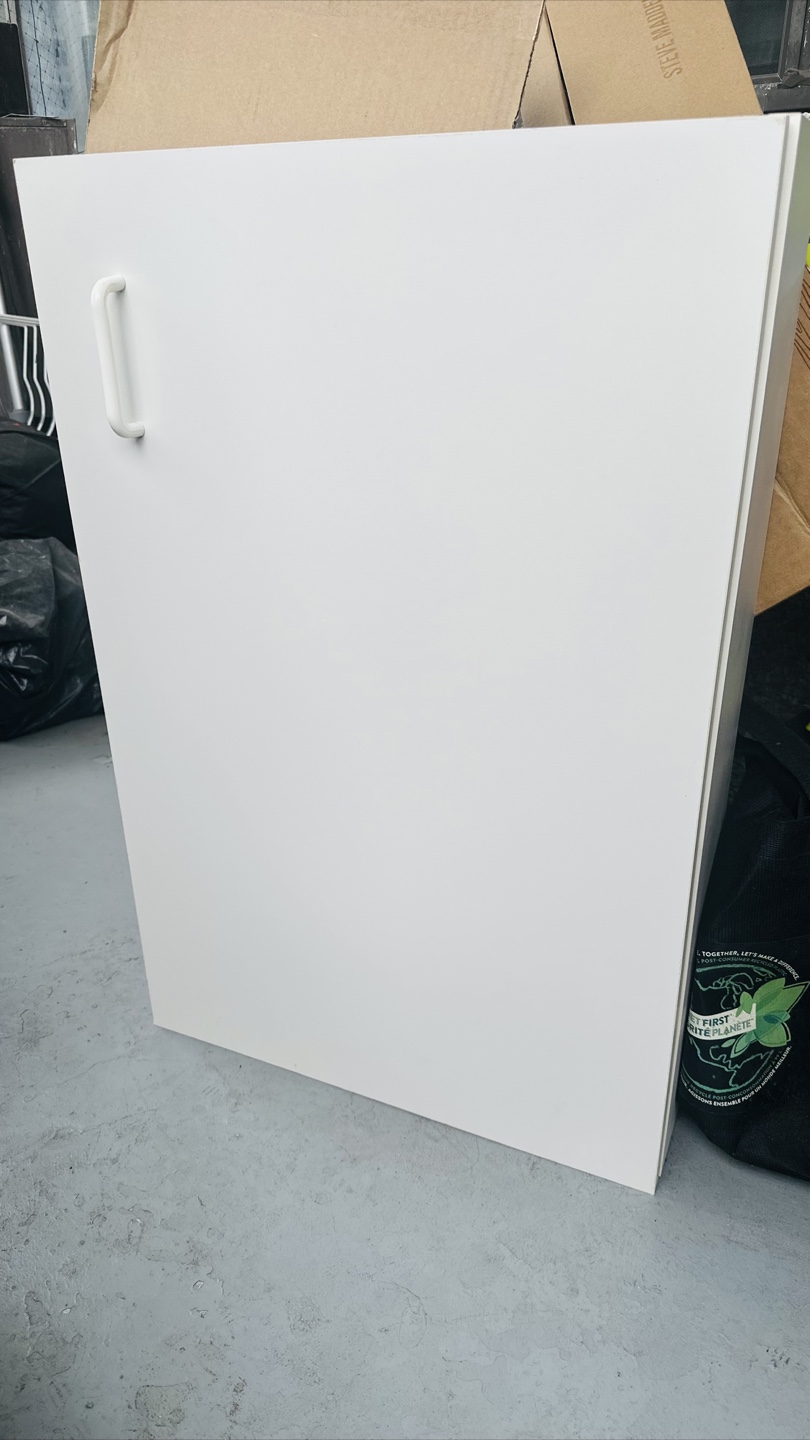 White Cabinet with Shelves - photo 2