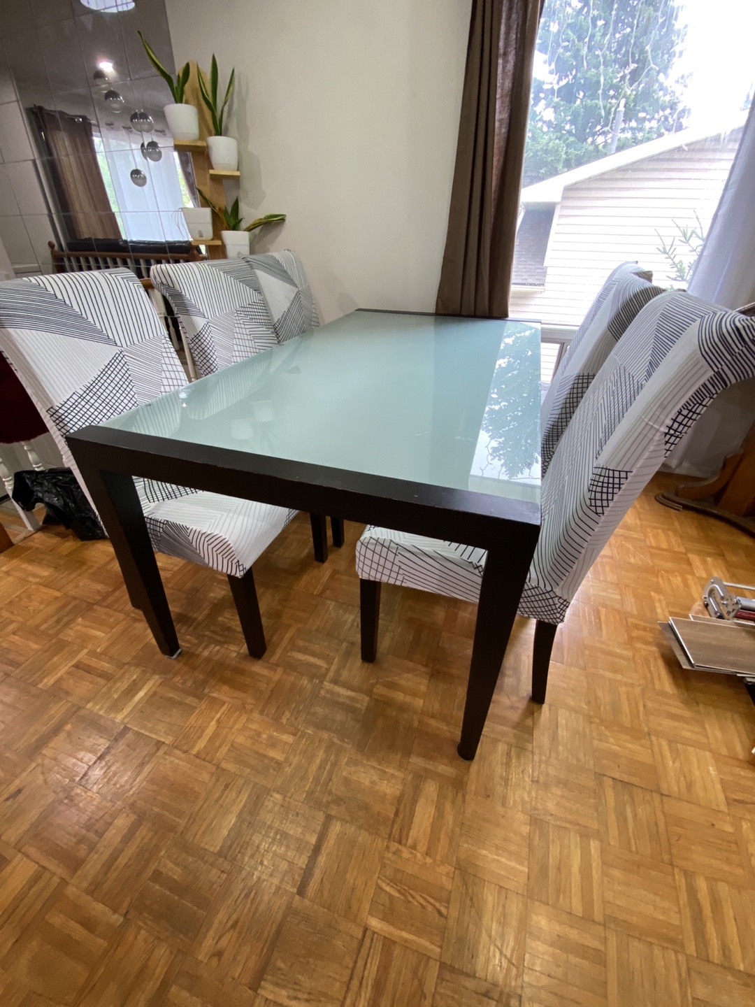 Dining Table with 6 Chairs - Glass Top