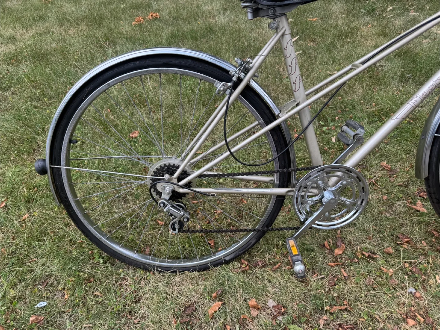 Vintage ladies 5 speed cruiser bike image indicator(3)