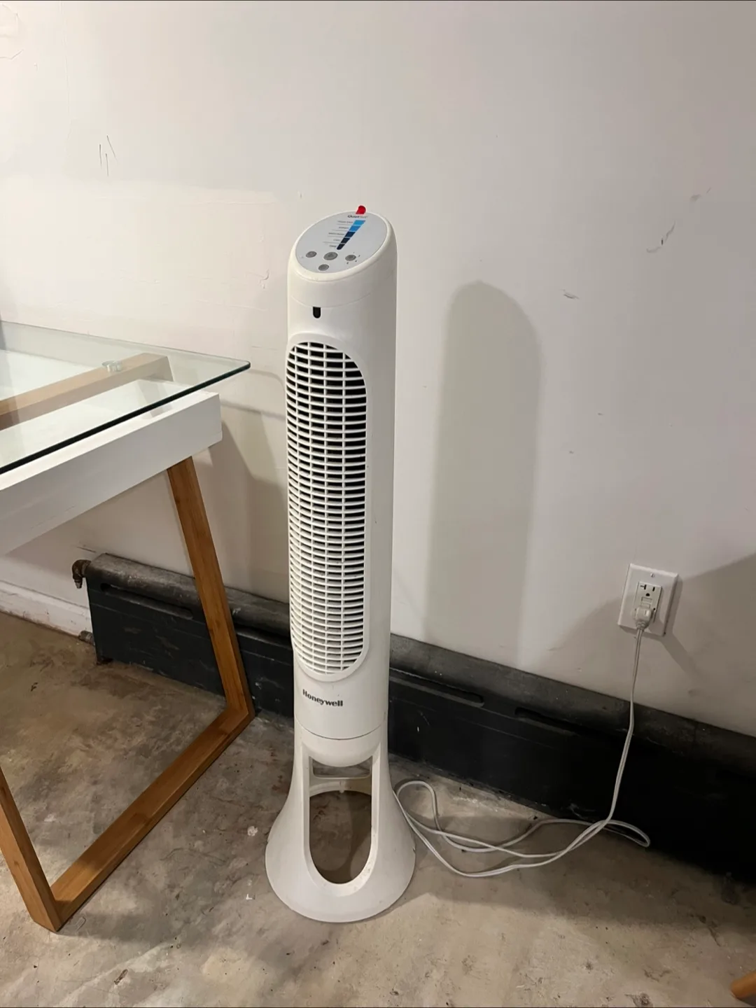 Honeywell Tower Fan - White thumbnail