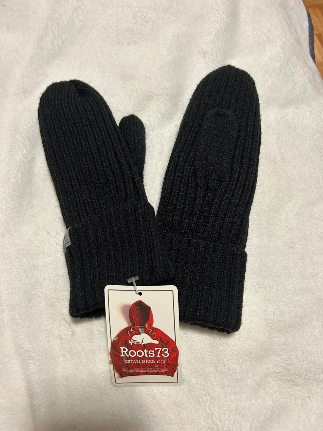 Roots73 Black Mittens thumbnail