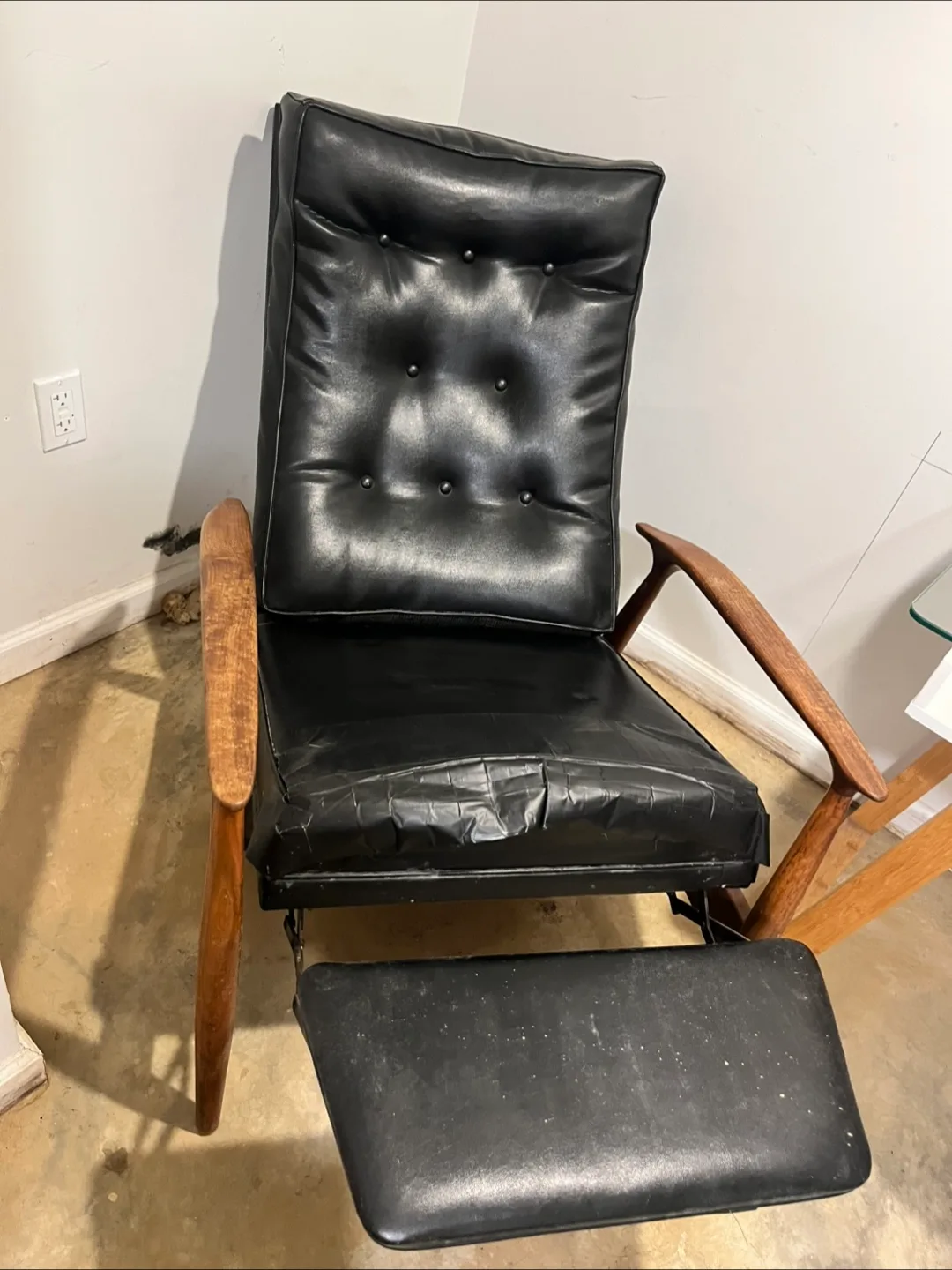 Black Leather Lounge Chair with Ottoman thumbnail