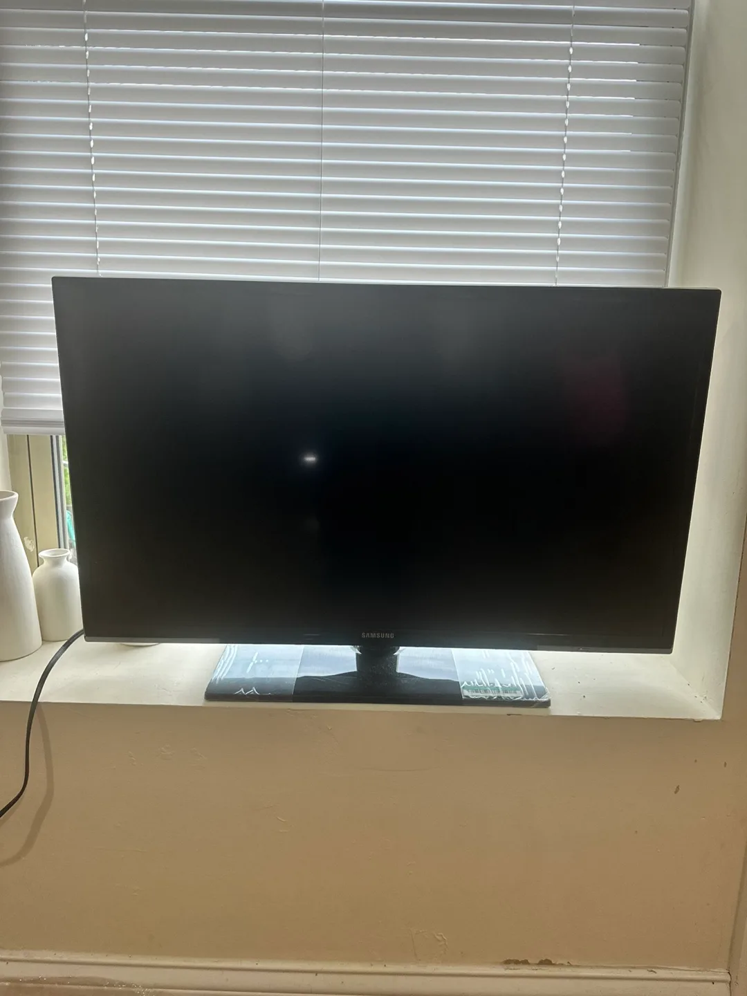 32inch Samsung TV - Not Smart thumbnail