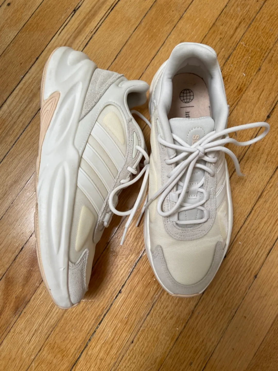 Adidas Cloudfoam Comfort Women's Size 8.5 / EU size 40 2/3 thumbnail