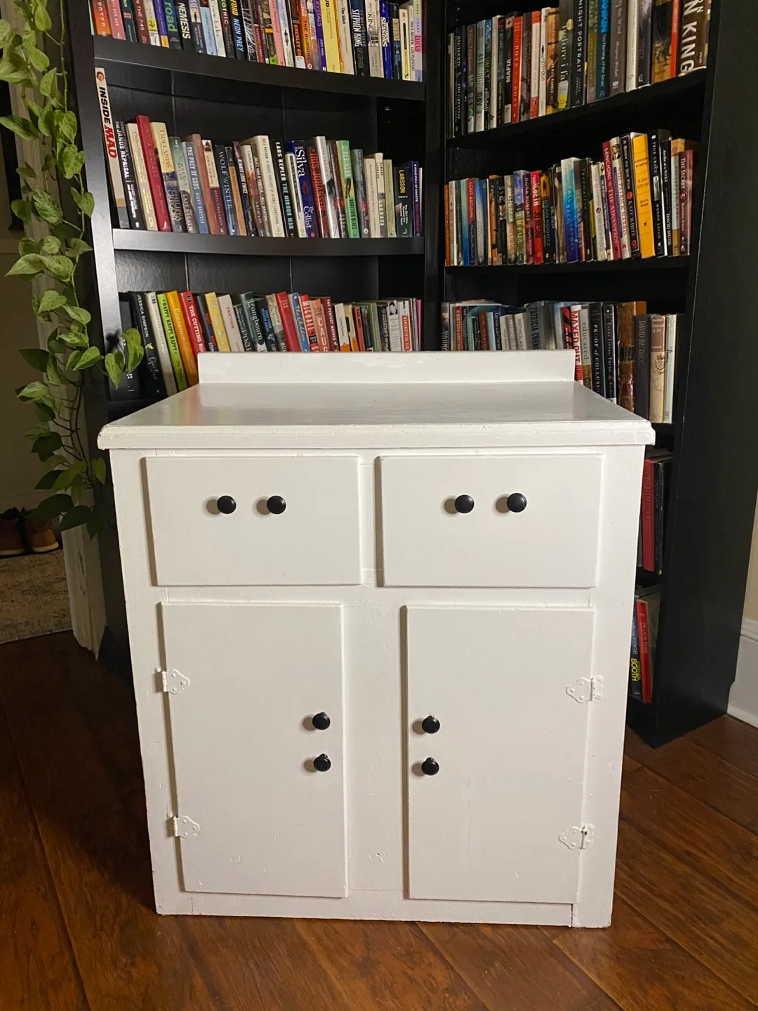 FREE DELIVERY: Sideboard Hutch $50 (HRM) thumbnail