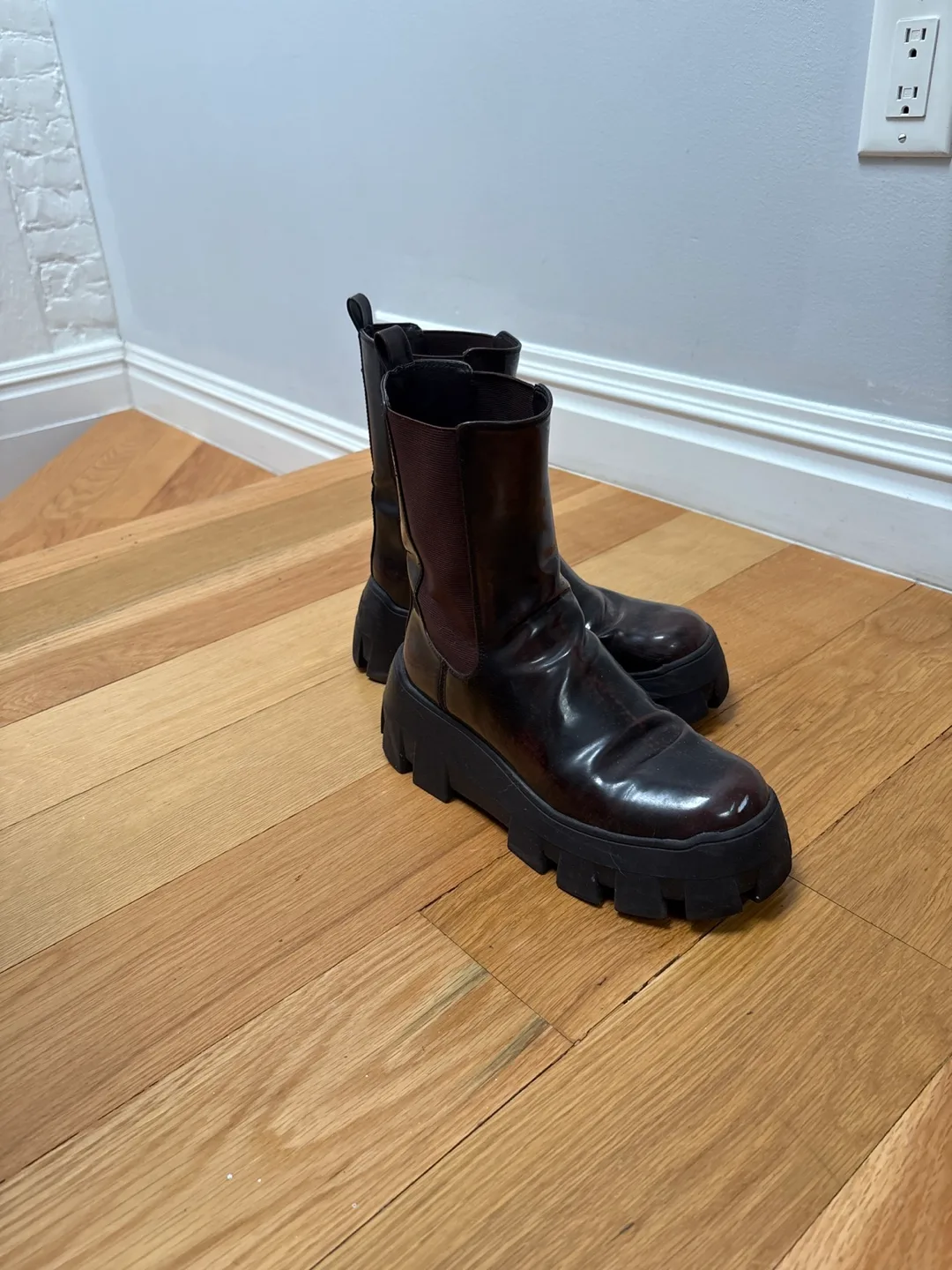 Circus NY Women's Chelsea Boots, Size 8 thumbnail