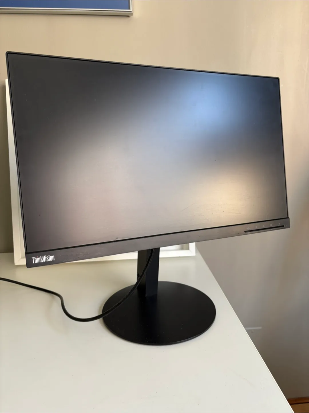 Lenovo ThinkVision T22i-10 Monitor 21,5” image indicator(4)