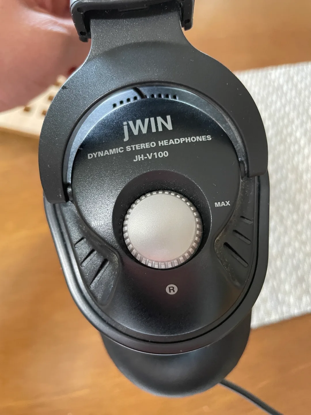 iWin JH-V100 Dynamic Stereo Headphones thumbnail
