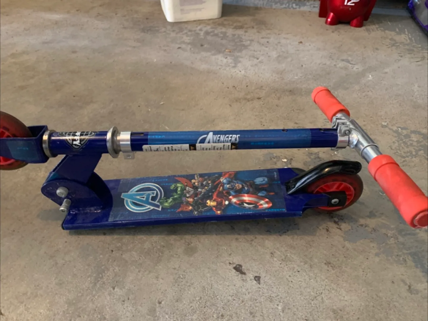 Avengers Huffy Scooter thumbnail