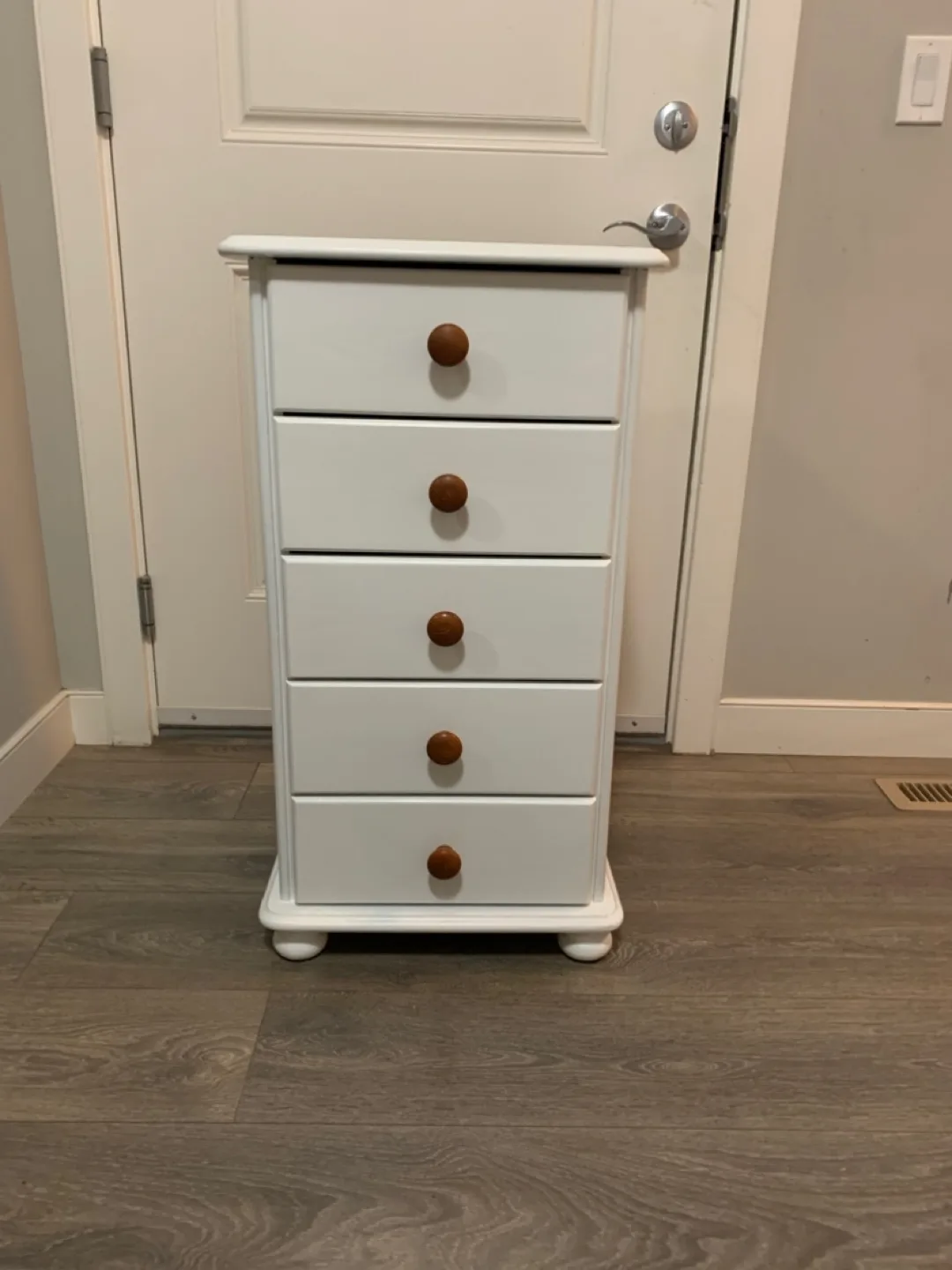 White 5-Drawer Chest thumbnail