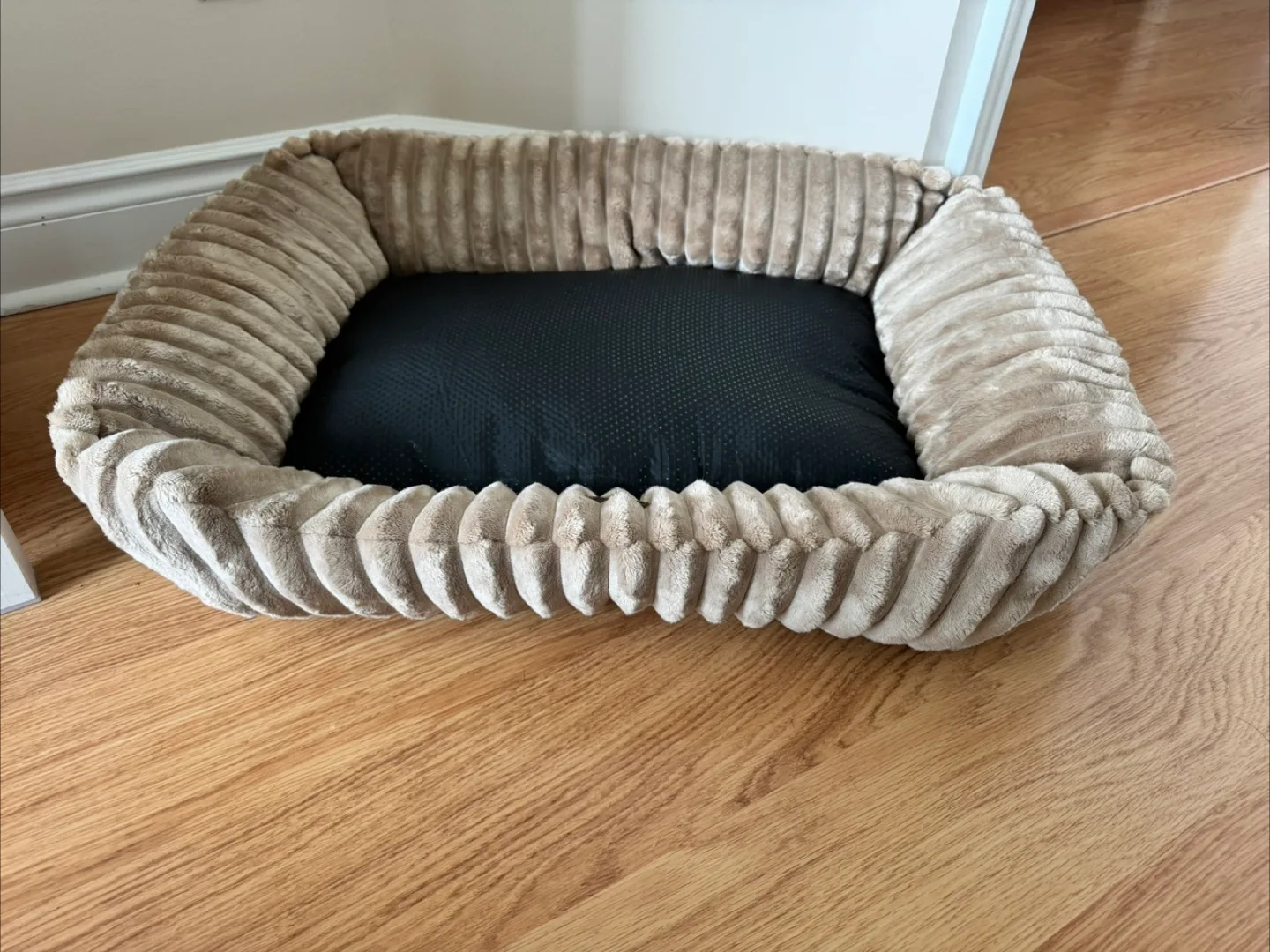 Wags & Smiles Dog Bed - Cozy & Comfy thumbnail