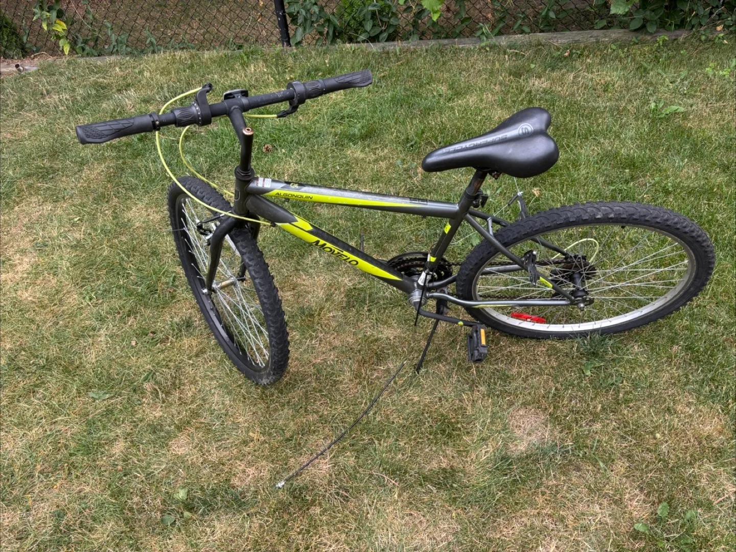 Movevelo Algonquin Mountain Bike - Black/Green image indicator(2)