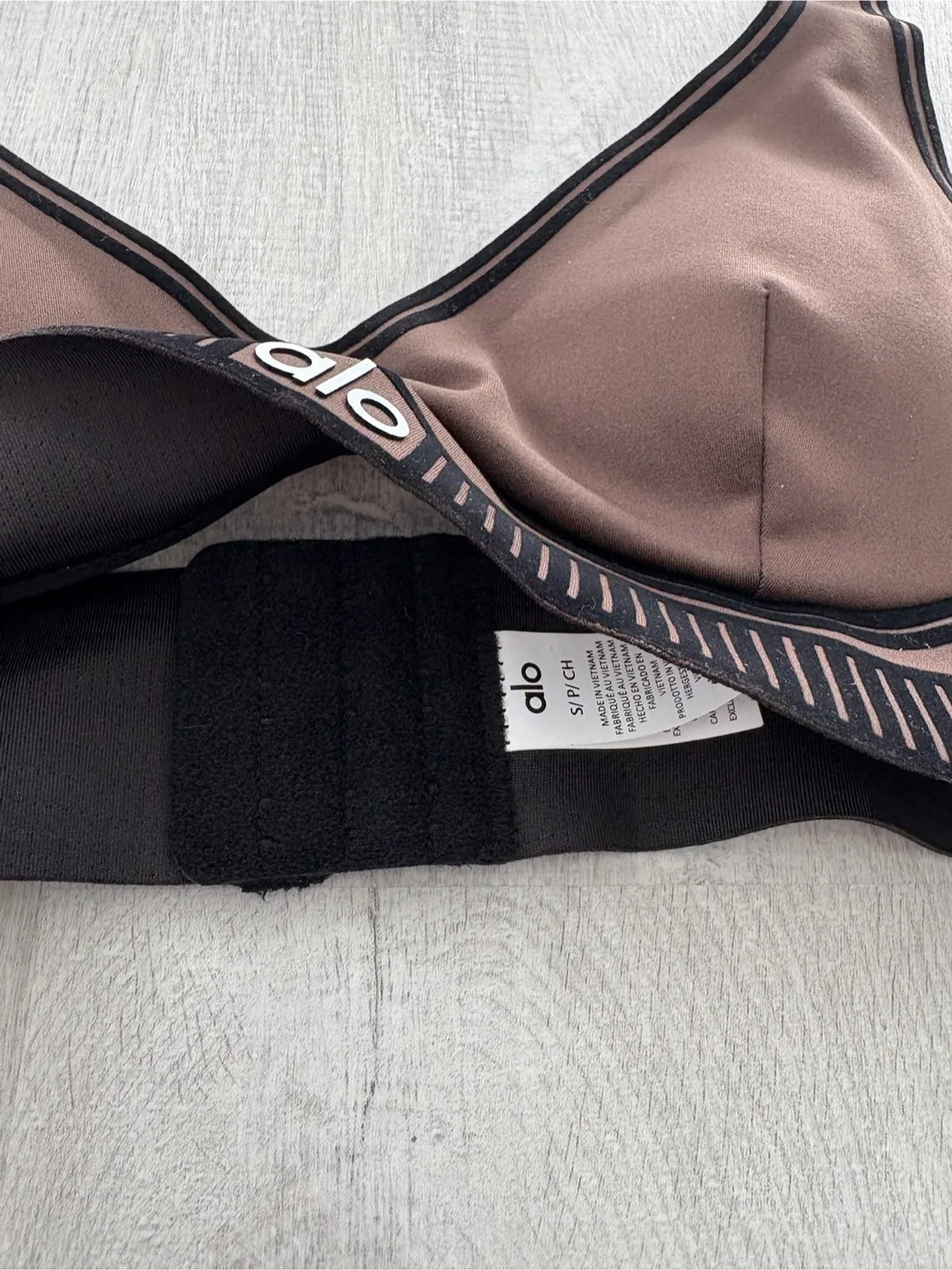 ALO Line Up Set - Bra & Leggings - Espresso image indicator(4)