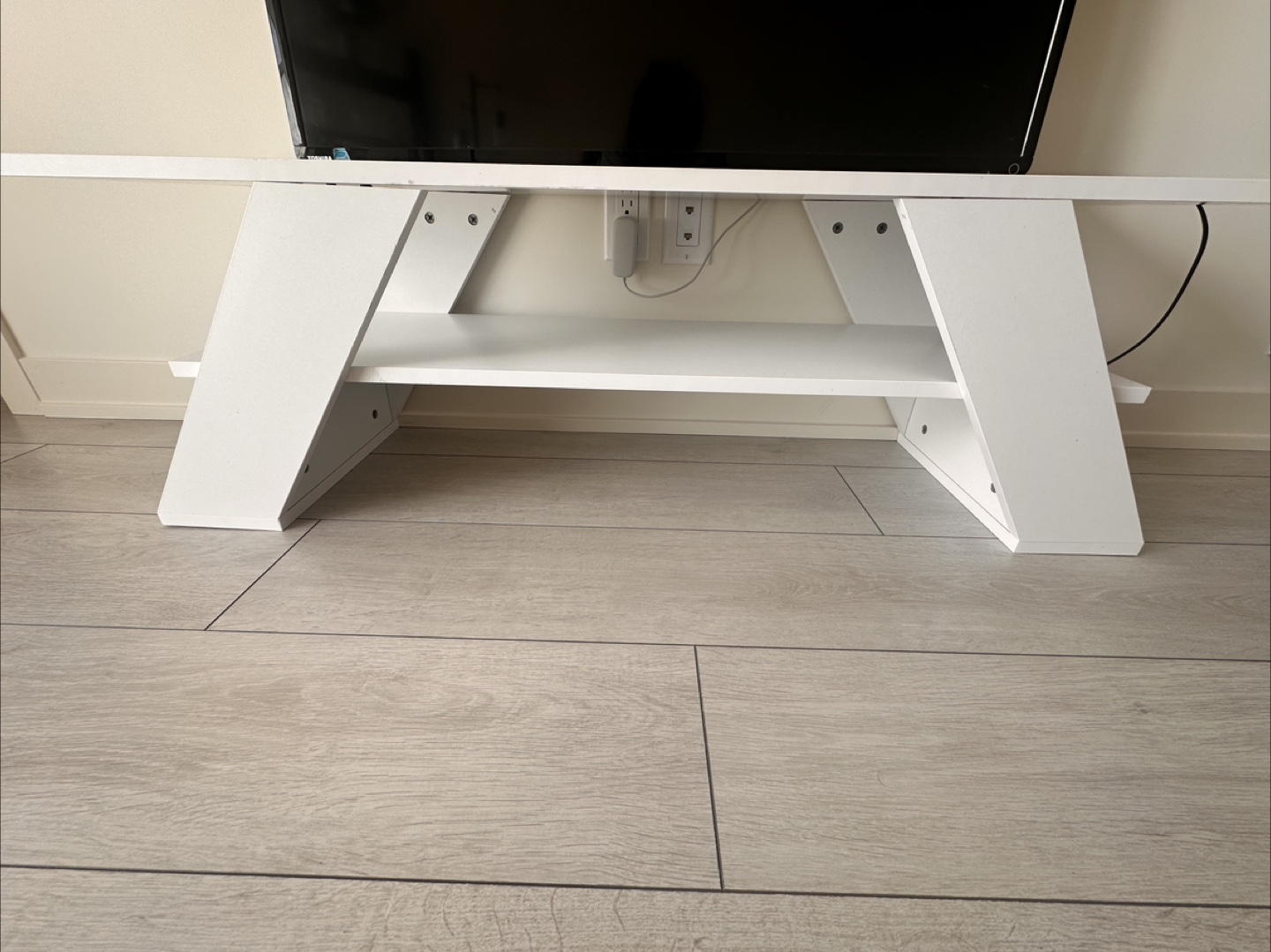 White TV Stand - 120cm Wide - photo 2