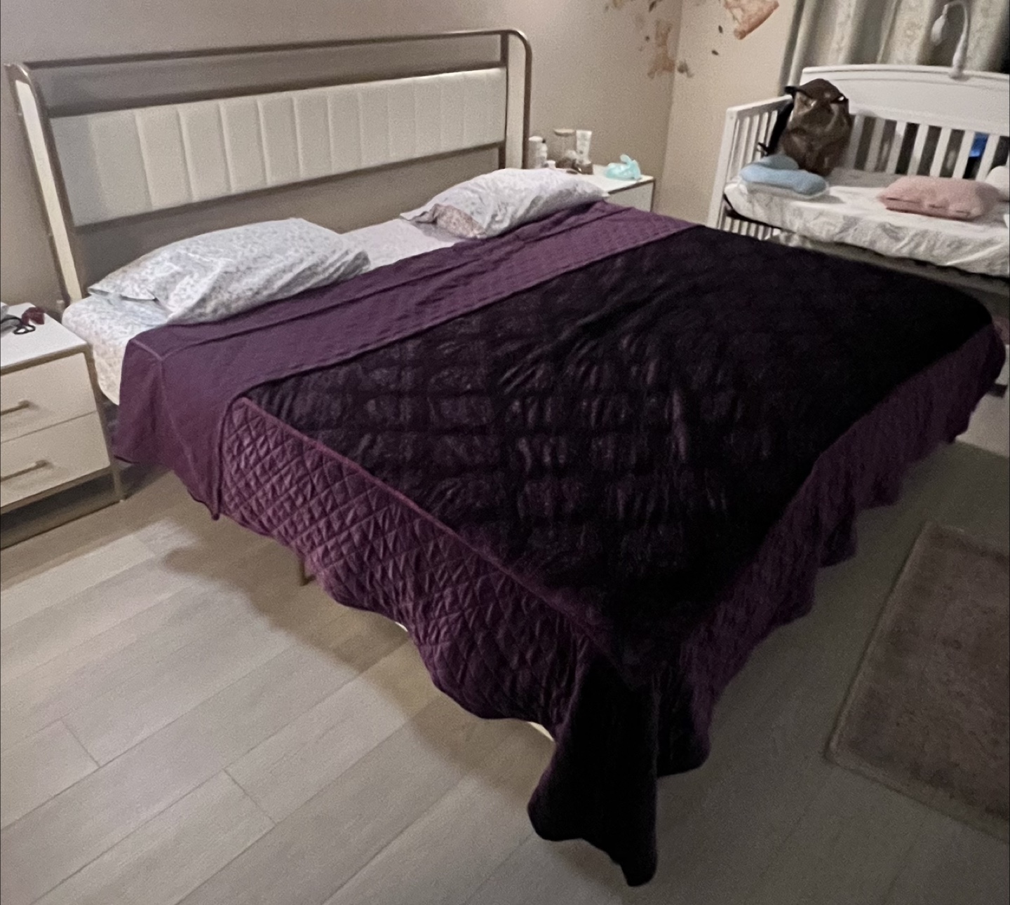 King sized bed - photo 2