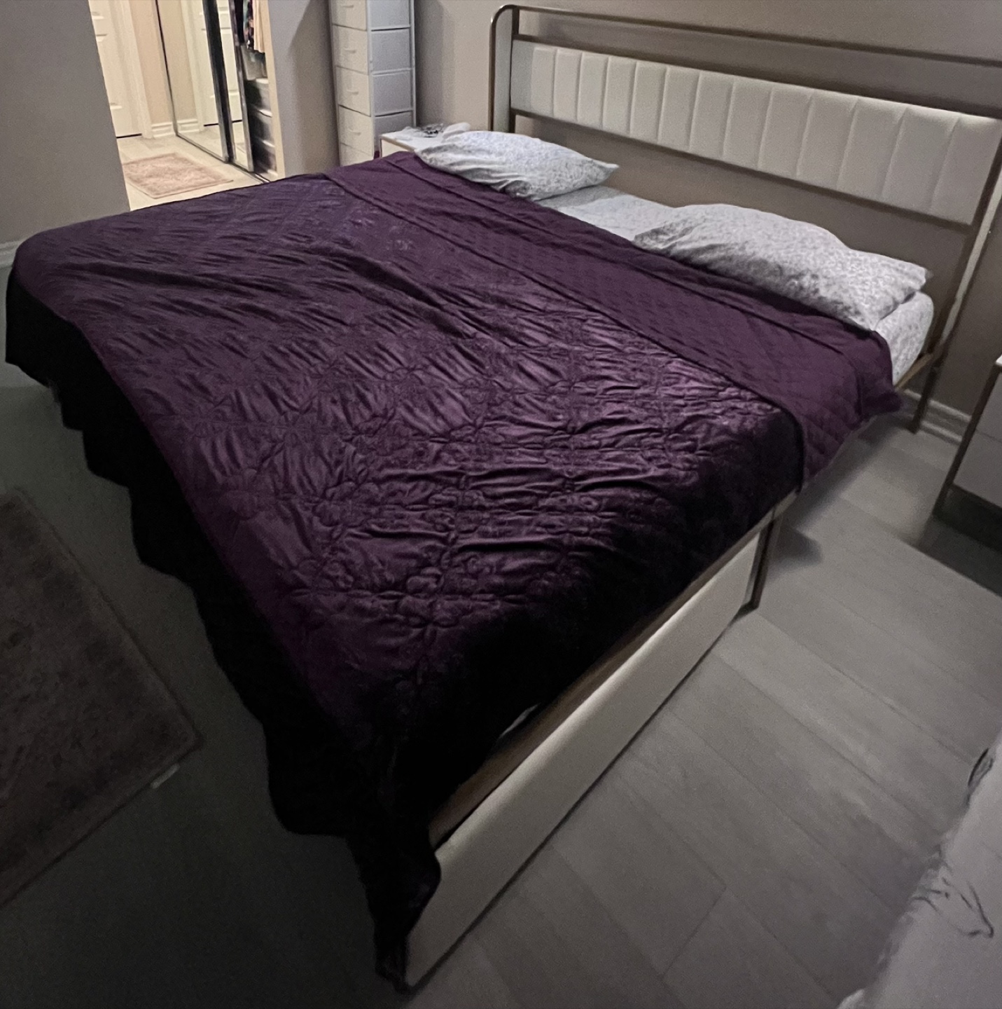 King sized bed - photo 3