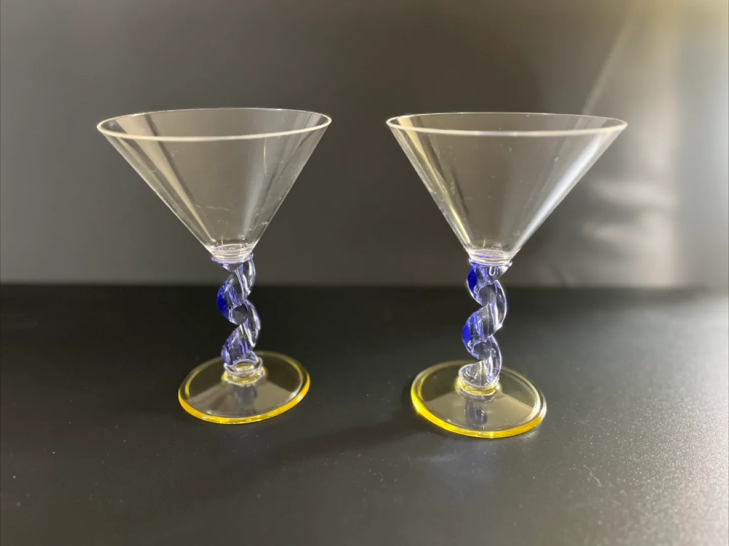🇨🇦 Plastic Martini Glasses with Twisted Stems thumbnail