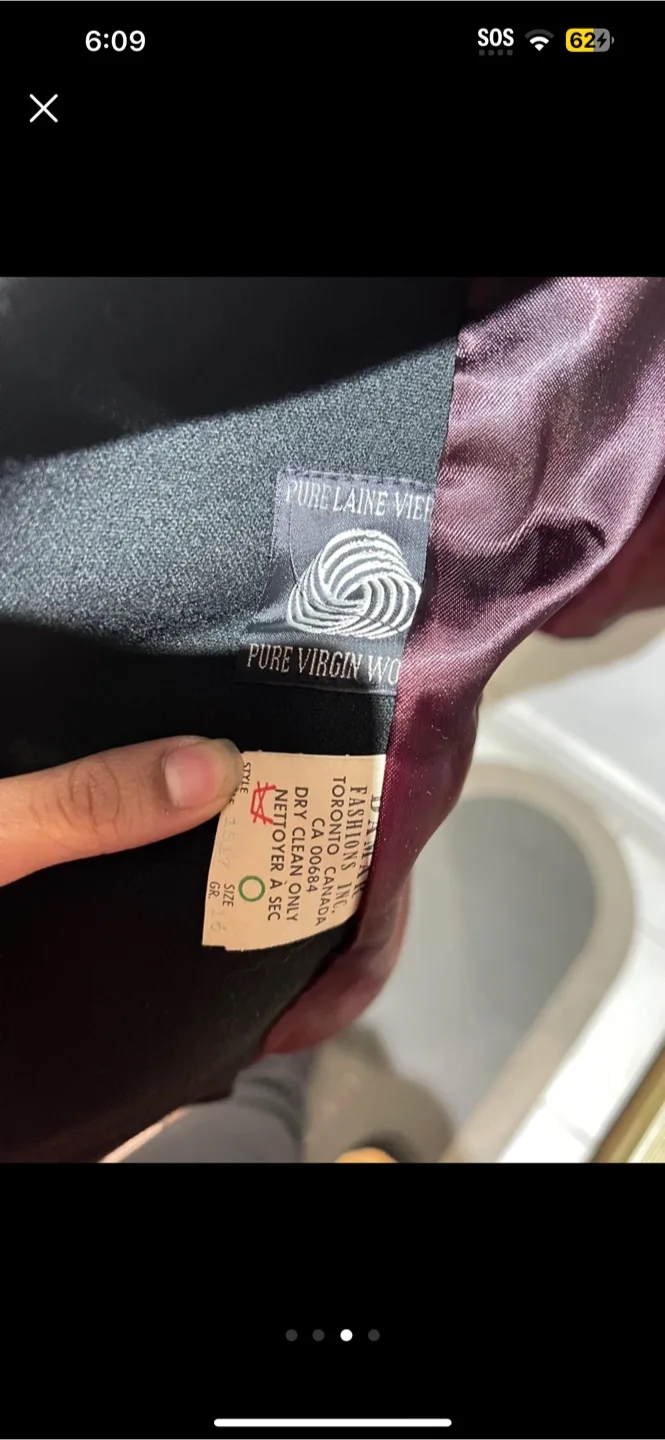 Vintage Pure Virgin Wool Coat with Fur Collar image indicator(3)