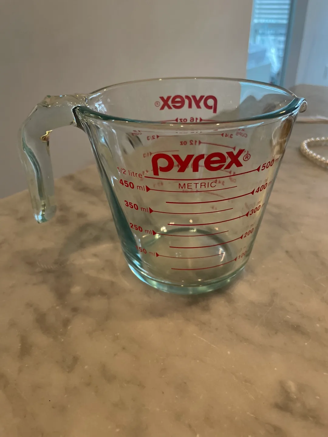 Moving sale Glass Pyrex 500ml Measuring Cup thumbnail