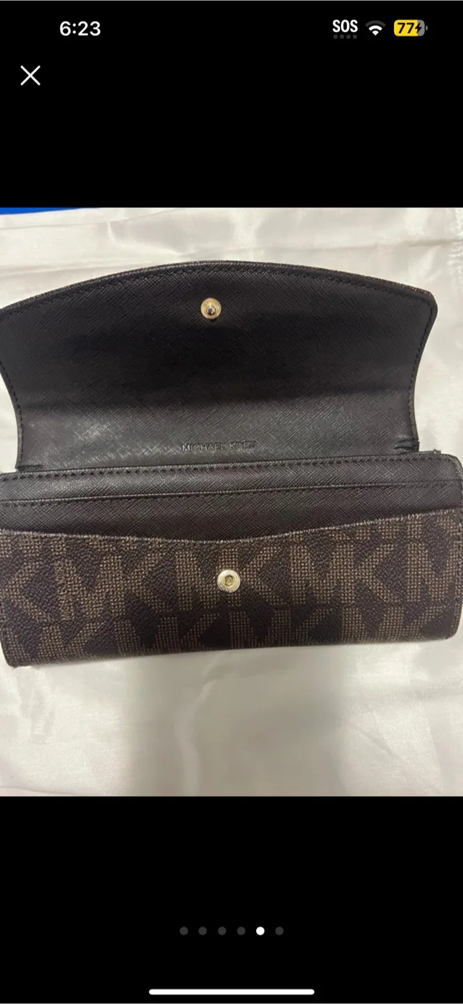 Michael Kors Brown Wallet image indicator(5)