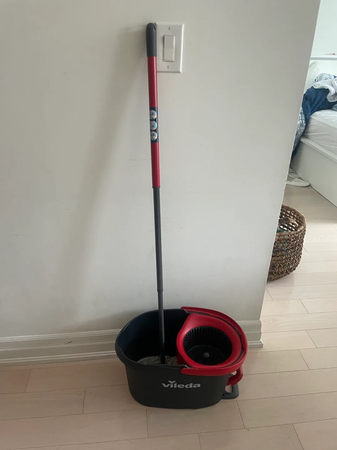Vileda EasyWring Spin Mop and Bucket System thumbnail