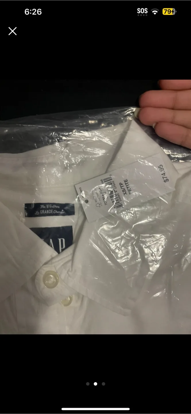 New GAP White Shirt - XS Petite image indicator(2)