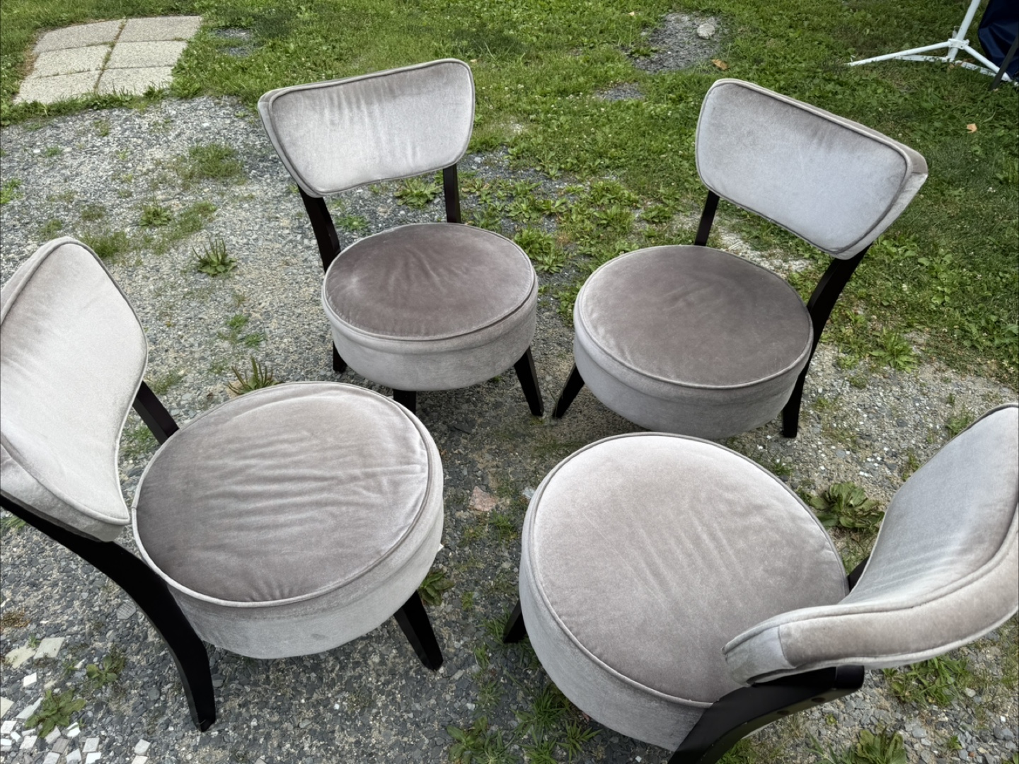 Gray Velvet Round Seat Accent Chair - photo 3