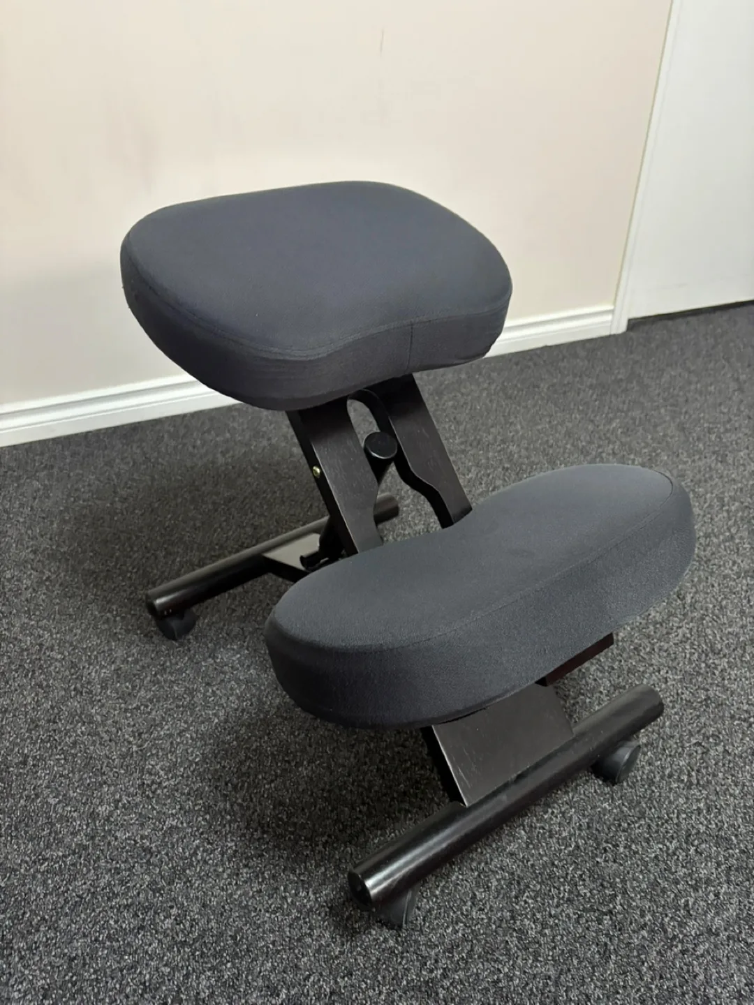 Kneeling Chair - Ergonomic Posture Support thumbnail