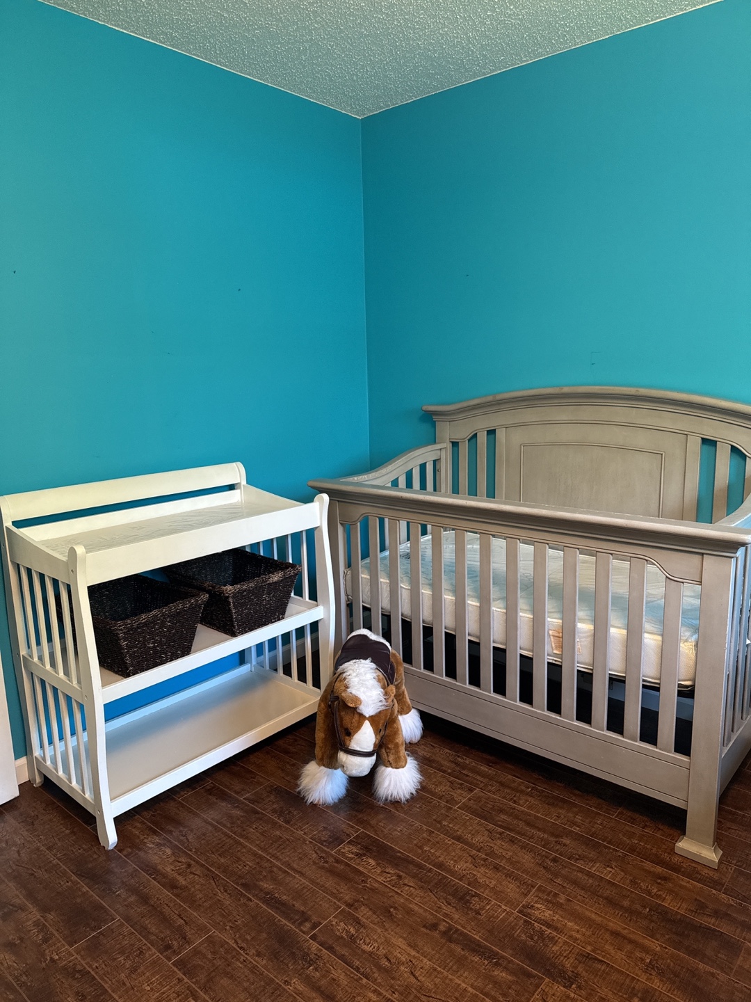 Conrad 4-in-1 Convertible Crib  Table
