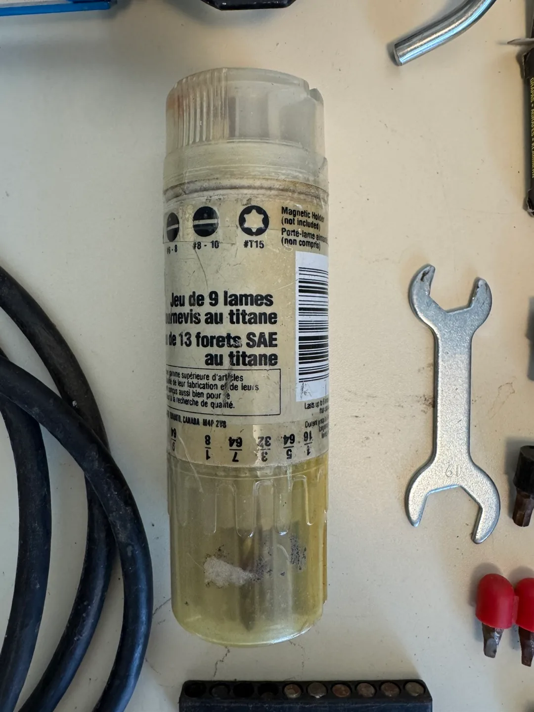 Variety of Tools & Arrow T20 Staples image indicator(4)