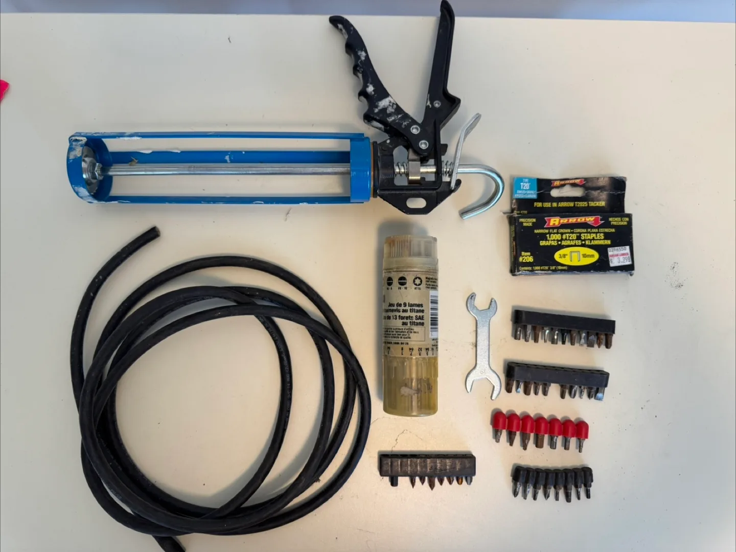 Variety of Tools & Arrow T20 Staples thumbnail