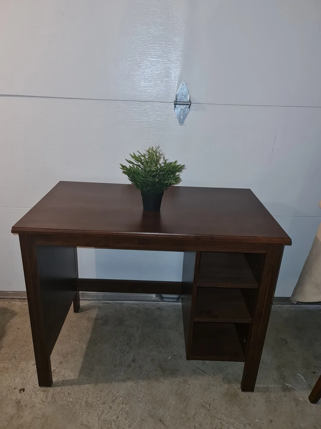 Small desk. Delivery available for extra cost. thumbnail